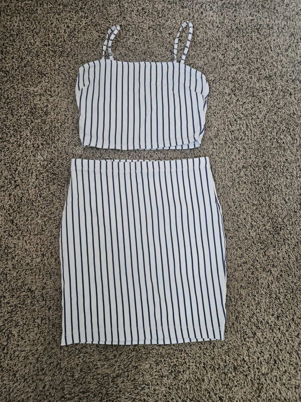 🦋California Beach Wear Forever 21 White and Navy  Two-Piece Set Size M